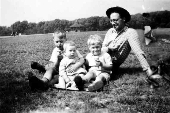 Harry Turner with offspring, 1951