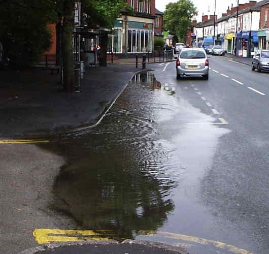 The bus stop near the Romiley Arms 2007/06/15